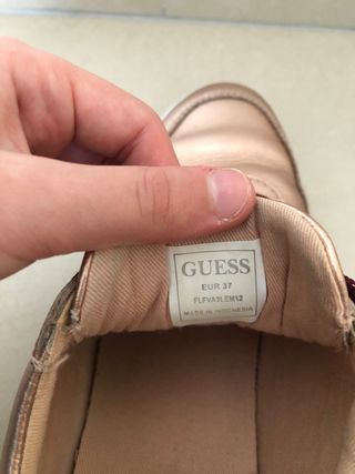 Zapatos dorados y rosas