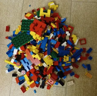 Secchiello Lego Rosso con mattoncini