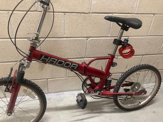 Bicicleta Hador plegable roja