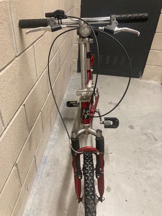 Bicicleta Hador plegable roja