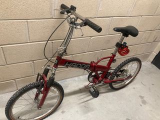 Bicicleta Hador plegable roja
