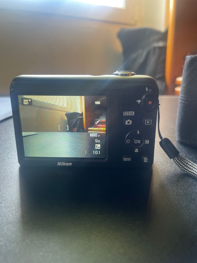 Cámara Nikon COOLPIX L29 Plata