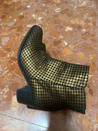 Botines negros y dorados Talla 37