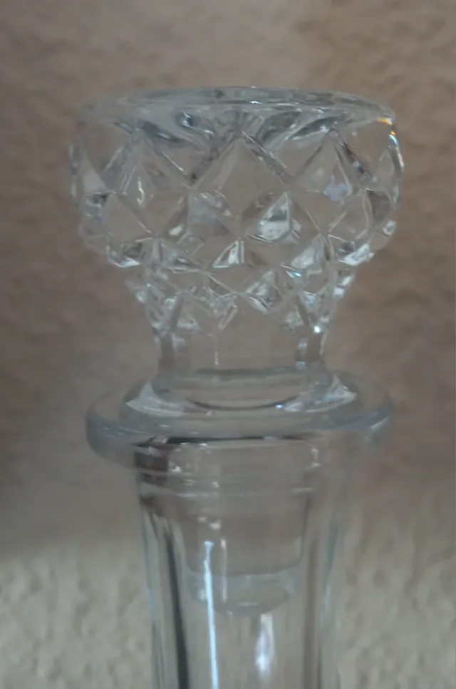 Licorera de cristal tallado