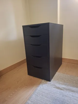 Mesa escritorio, silla y mesa auxiliar