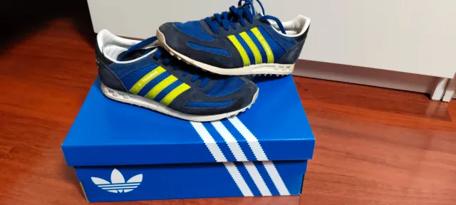 Zapatillas Adidas Azul y Amarillo
