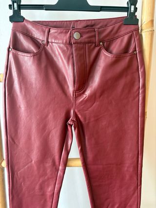 Pantalón polipiel Calzedonia Burdeos