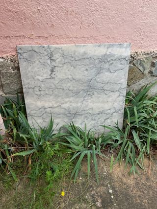 Pieza de mármol blanco