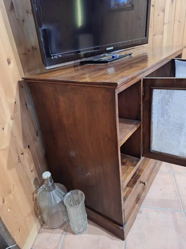 Credenza in legno massello