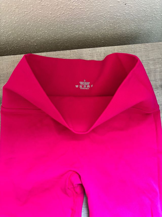 Pantalón corto deportivo rosa talla S