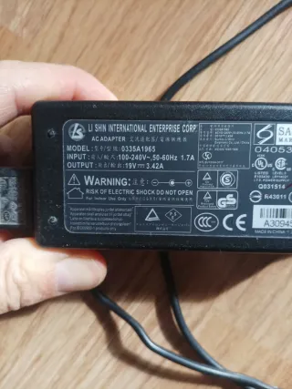 Cargador portátil negro Acer