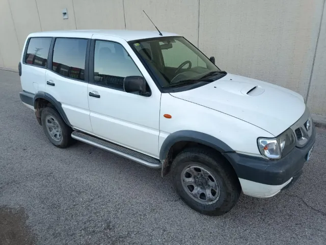 Nissan Terrano II 2004