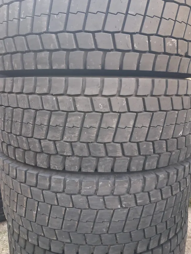 Neumáticos 245/70 R 17.5