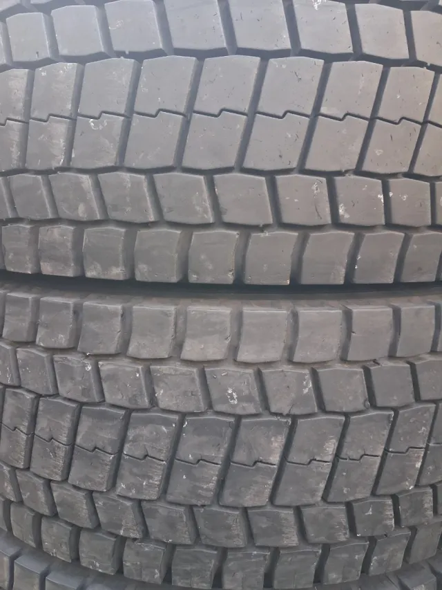 Neumáticos 245/70 R 17.5