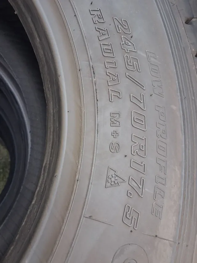 Neumáticos 245/70 R 17.5