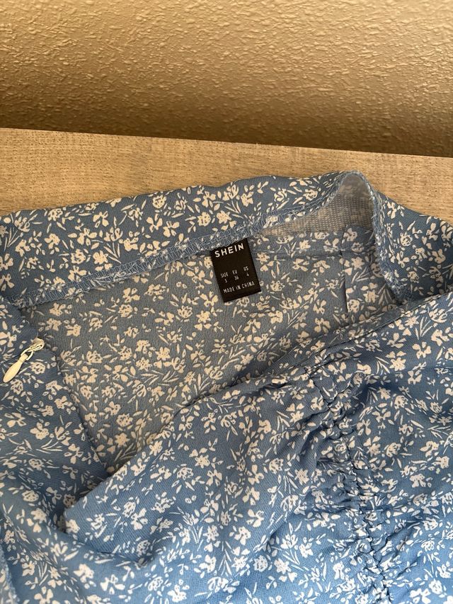 Falda corta floral azul