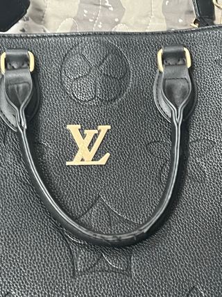 Bolso elegante Louis Vuitton negro