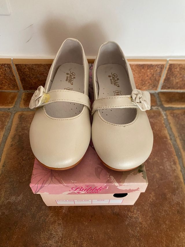 Manoletinas beige con flor