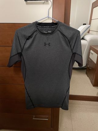 Camiseta compresión Under Armour gris
