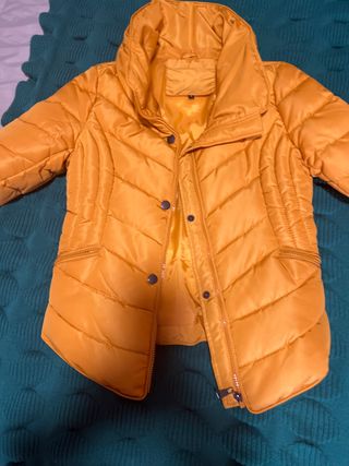 Chaqueta plumas amarilla talla S