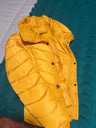 Chaqueta plumas amarilla talla S