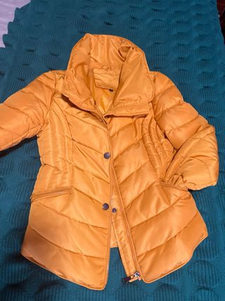 Chaqueta plumas amarilla talla S