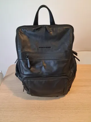 Mochila Piquadro Negra Cuero