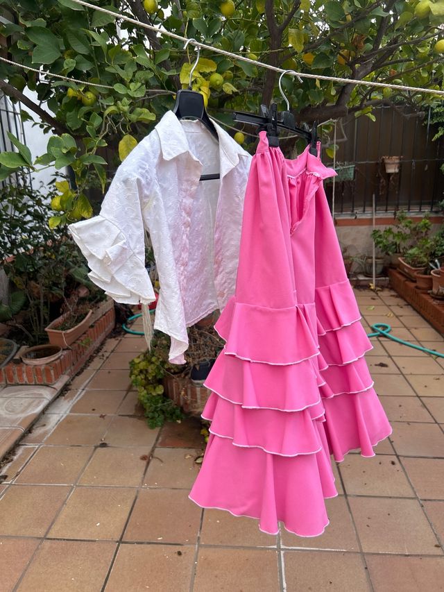 Traje de flamenca niña blanco y rosa