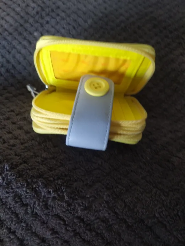 Bolso y monedero azul y amarillo conejito play Boy