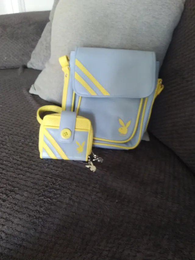 Bolso y monedero azul y amarillo conejito play Boy