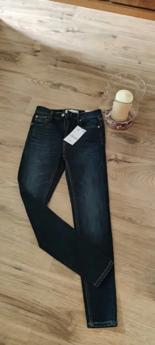 Pantalón vaquero Stradivarius Skinny Regular Waist