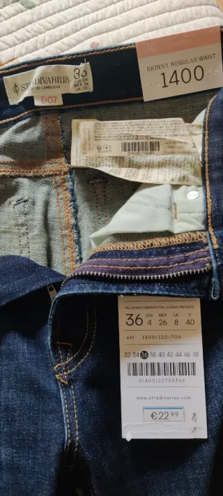 Pantalón vaquero Stradivarius Skinny Regular Waist