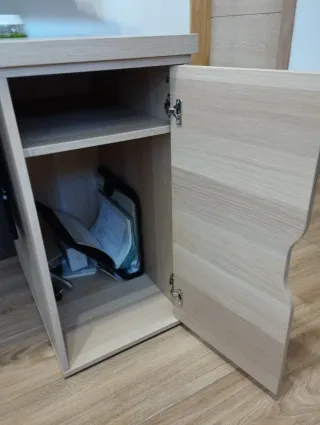 Ordenador con escritorio