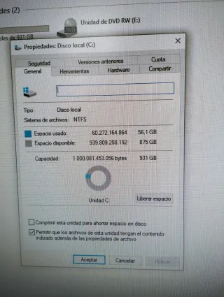 Ordenador con escritorio