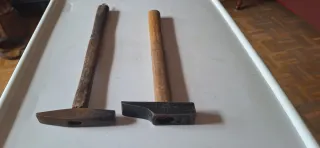 2 martillos antiguos de carpintero