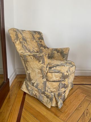Butaca antigua tela floral