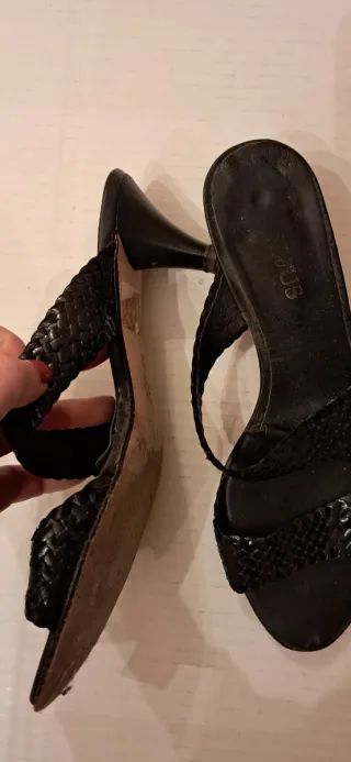 Sandalias negras trenzadas