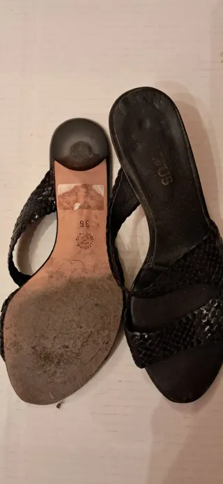 Sandalias negras trenzadas