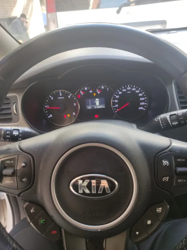 KIA Carens 2016