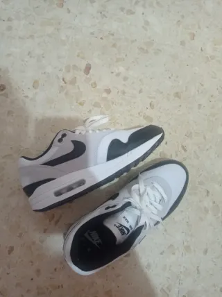 Zapatillas Nike Air Max Blancas y Negras