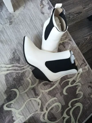 Botines blancos con tacón