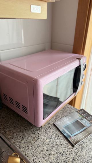 Microondas Retro Rosa Swan