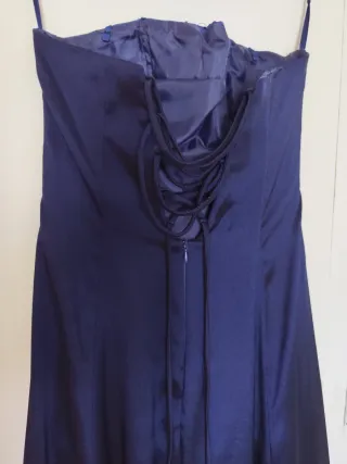 Vestido de fiesta azul con pedrería