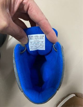 Botas térmicas azules y negras