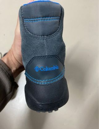 Botas térmicas azules y negras