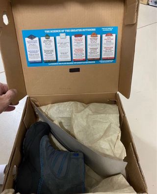 Botas térmicas azules y negras