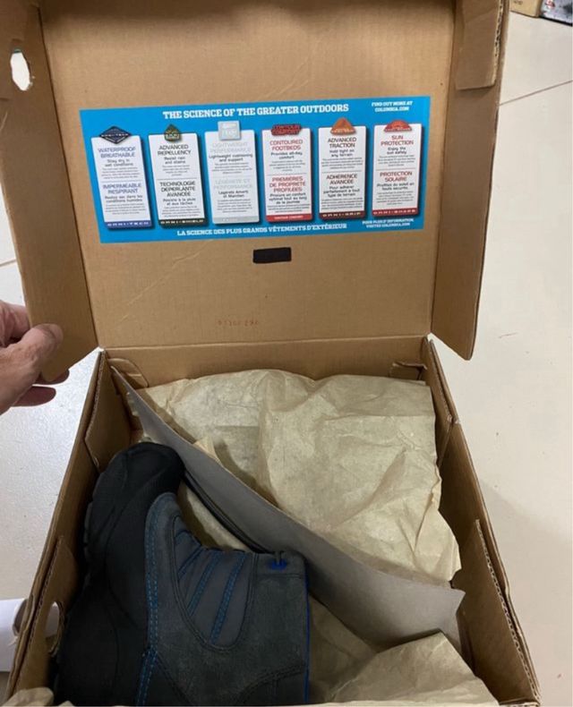 Botas térmicas azules y negras