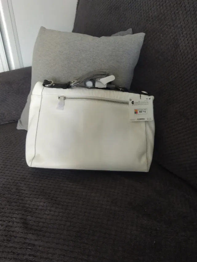 Bolso Desigual blanco con detalles negros