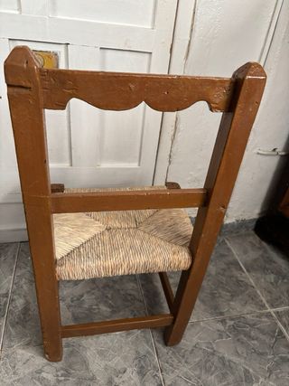 Silla antigua de anea madera y yute