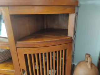 Mueble TV Colonial con Botellero